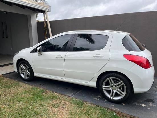 PEUGEOT 308 2.0 ALLURE 16V FLEX 4P AUTOMÁTICO